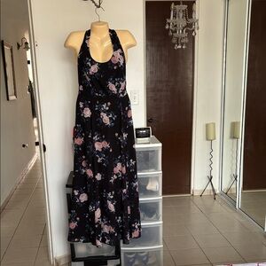 Chic Black Floral Maxi Dress